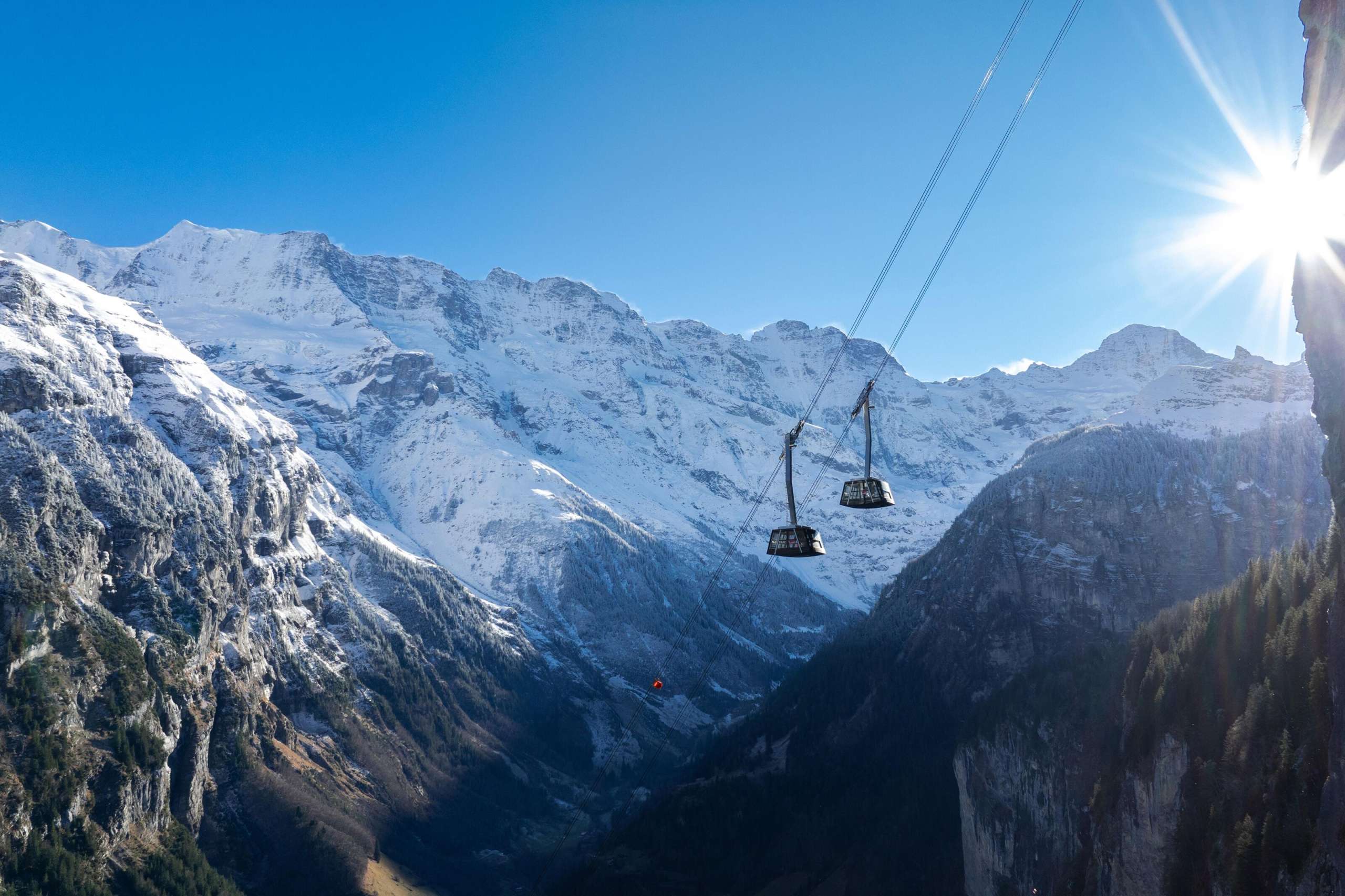 New Schilthornbahn 20XX runs up to the Schilthorn.